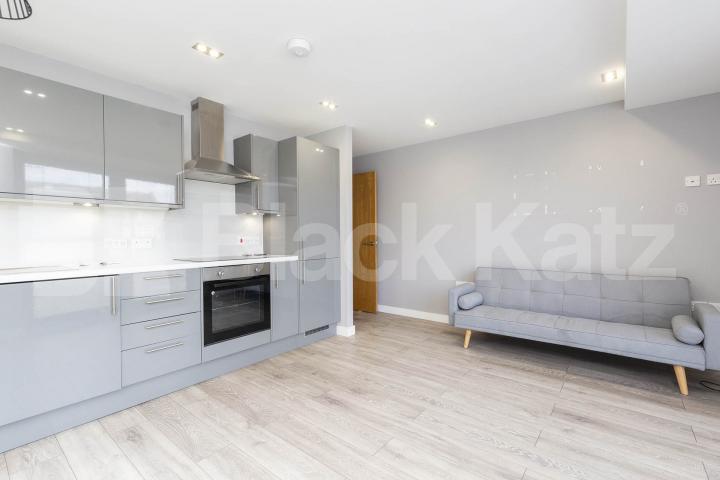 			1 Bedroom, 1 bath, 1 reception Apartment			 Mintern Street, Old Street / Shoreditch Park